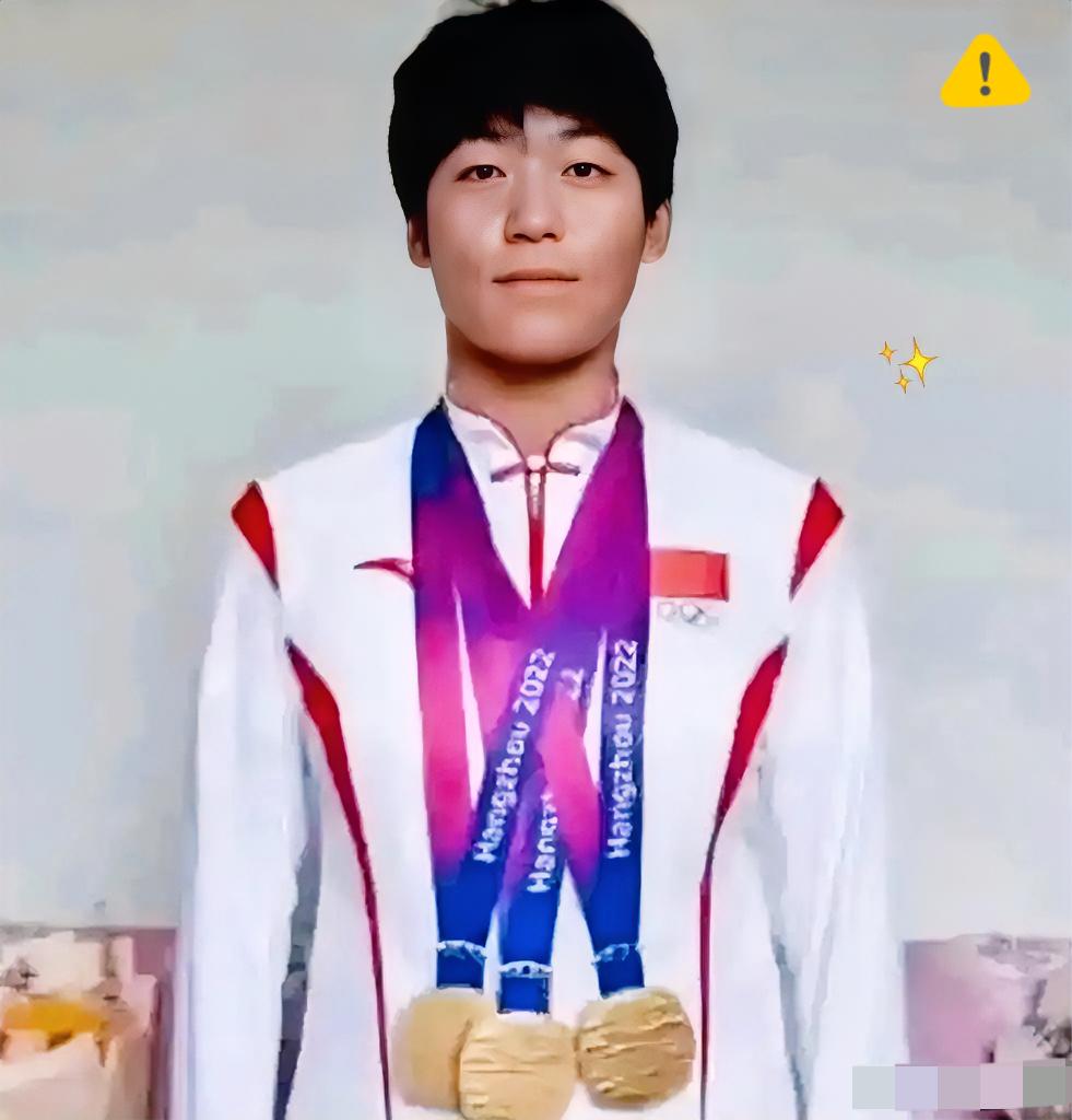 云南那边的盖子
终于还是被掀翻了
范某文停职。

我最膈应的，是这种“拿规则当摆