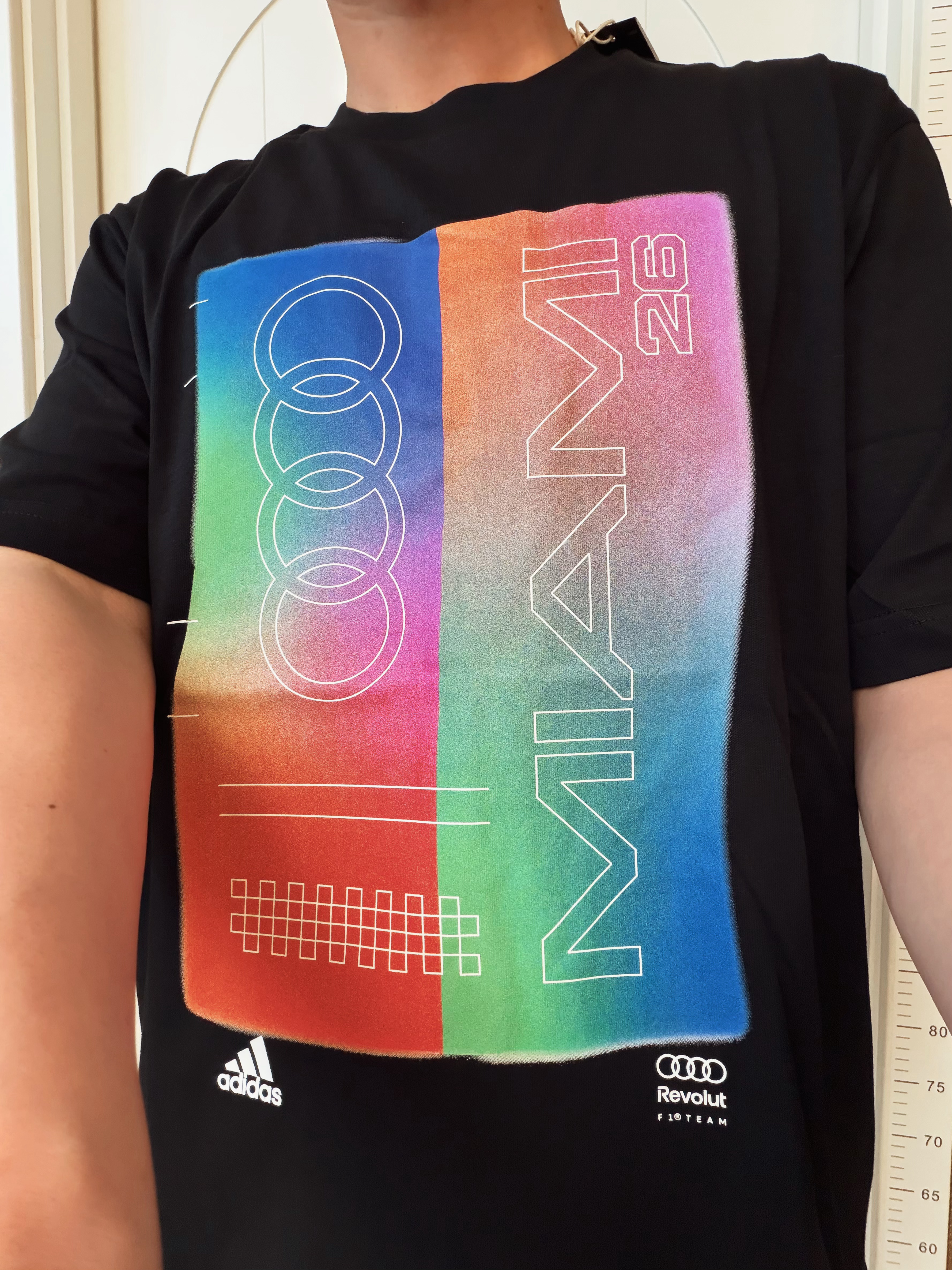 N年没给自己买衣服了，这波迪子联合迪子，那得买一件 