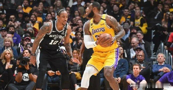 近日，NBA体育赛场上的风云人物#德罗赞#公开向#湖人#示好，让这支西部的豪门球