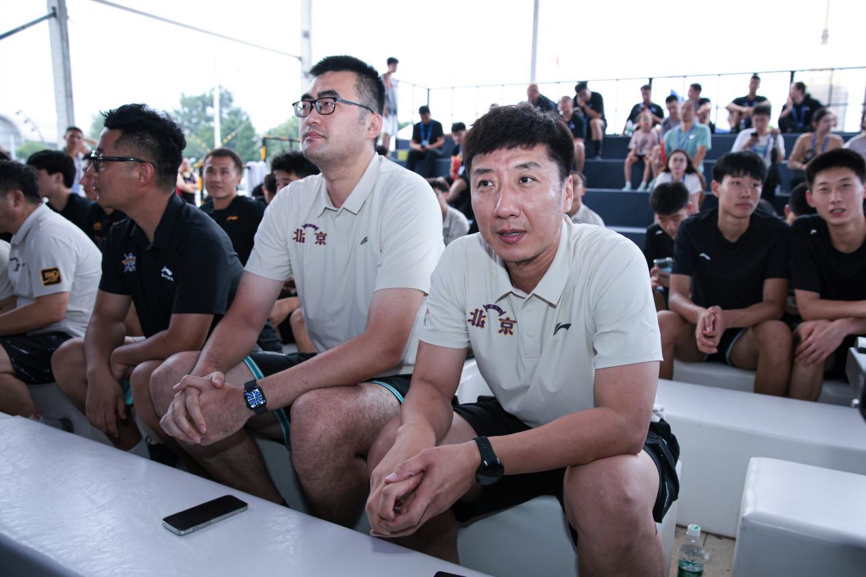 北控男篮部分队员今天现身，助阵2026年超三联赛 北京西城争霸赛，也是新教练组成