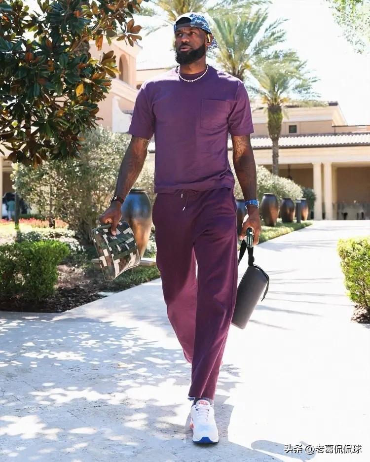 前NBA著名球星德隆-威廉姆斯真是太看不起詹姆斯了！最近德隆-威廉姆斯在参加的一