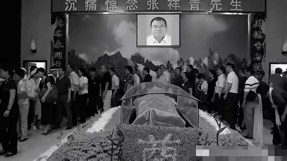 从摆地摊到唐山首富，两年狂赚505亿的张祥青，到底是如何做到的？

这话搁在一般