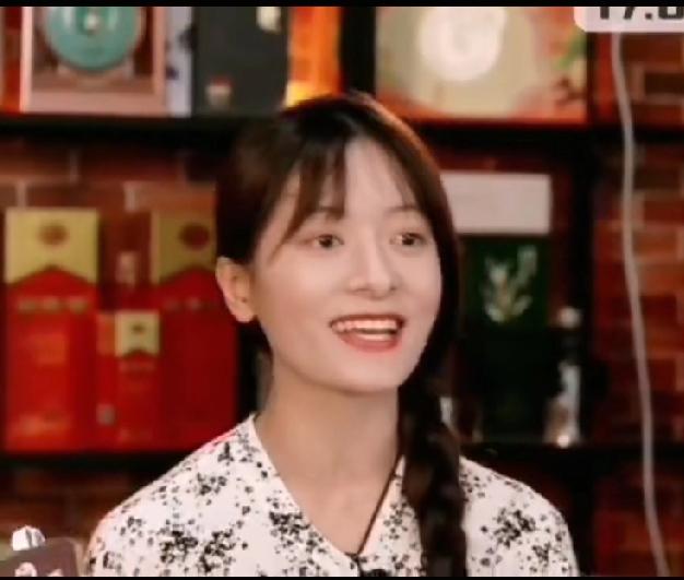 安安休息了几天，满身活血的回来啦！早晨一来直播间就跟大家分享了国粹《苏三起解》，