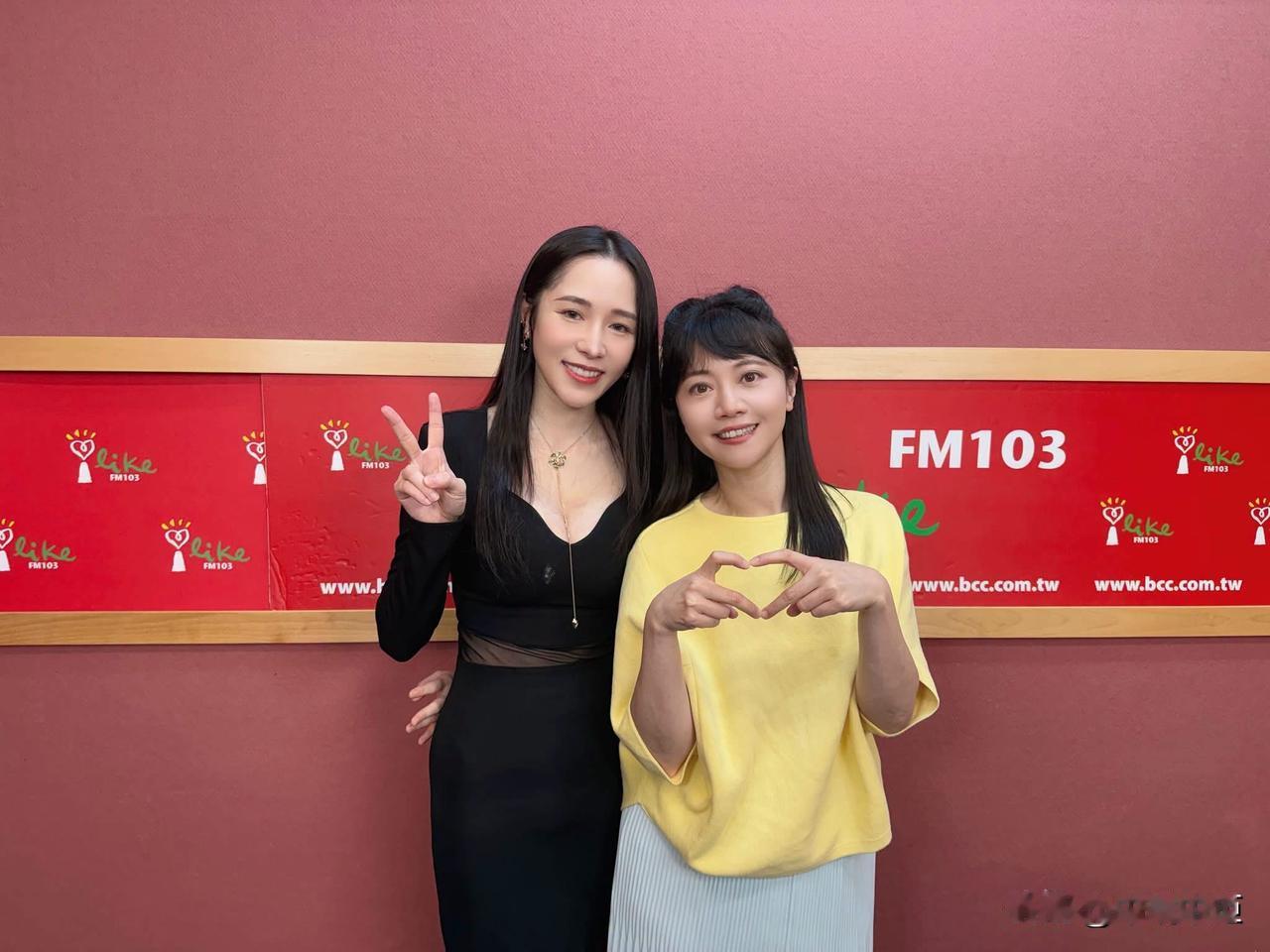 民进党前立委高嘉瑜今（14日）在脸书发文表示，今天专访有牙医界林志玲之称的牙医师