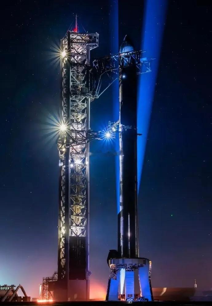 马斯克这个人出现之前，一直以为航空航天是非常神秘，非常高科技的东西，航天材料，航