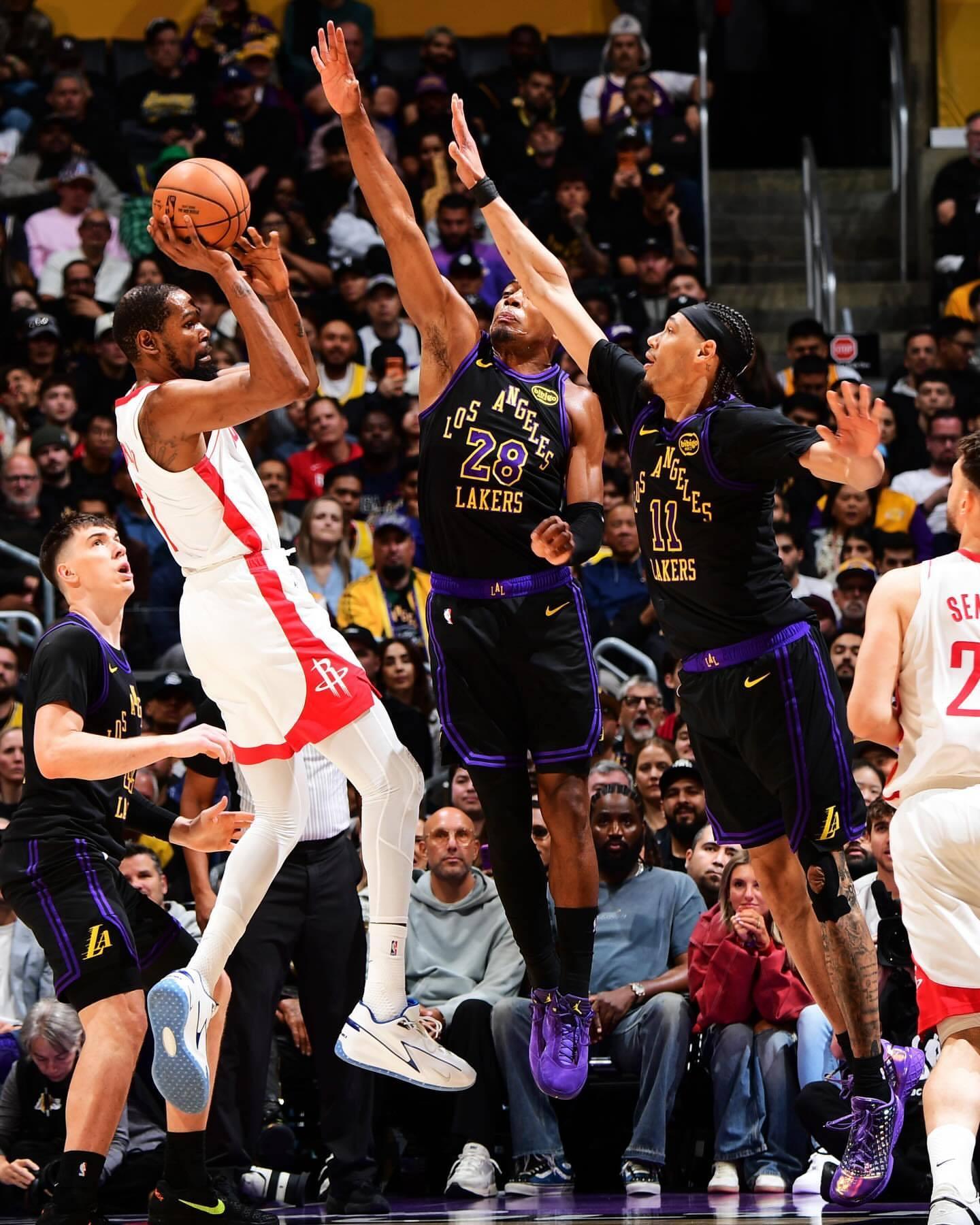 湖人2比0火箭比赛图火箭vs湖人湖人2比0火箭