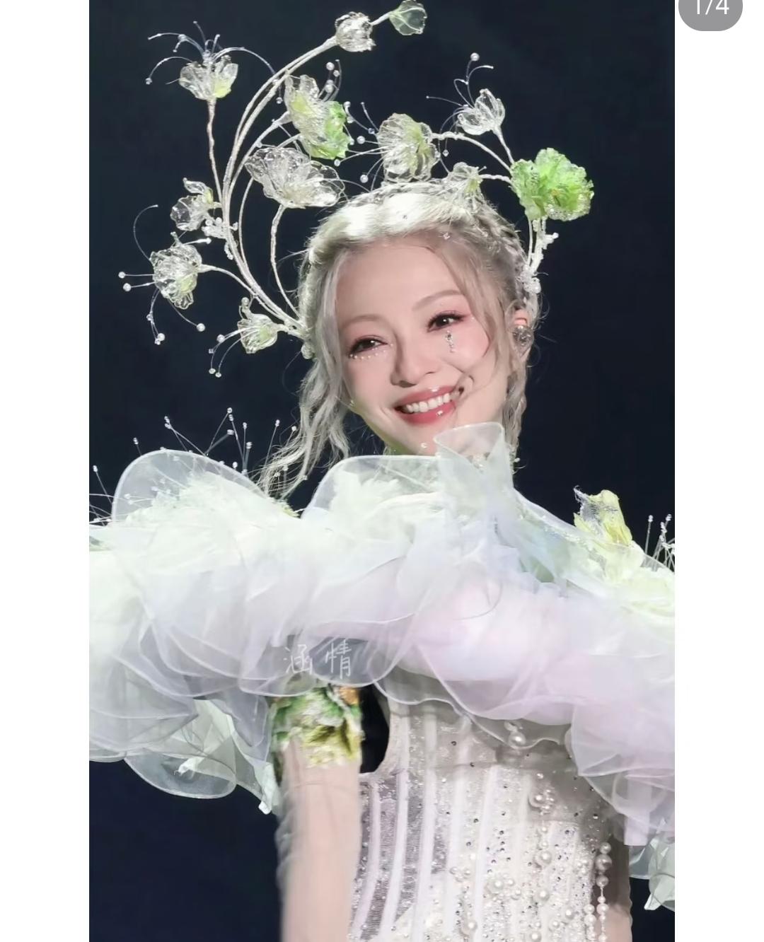 笑疯！张韶涵演唱会现场“手撕”裁员谣言，造型师接梗太默契
 
谁懂啊！张韶涵惠州