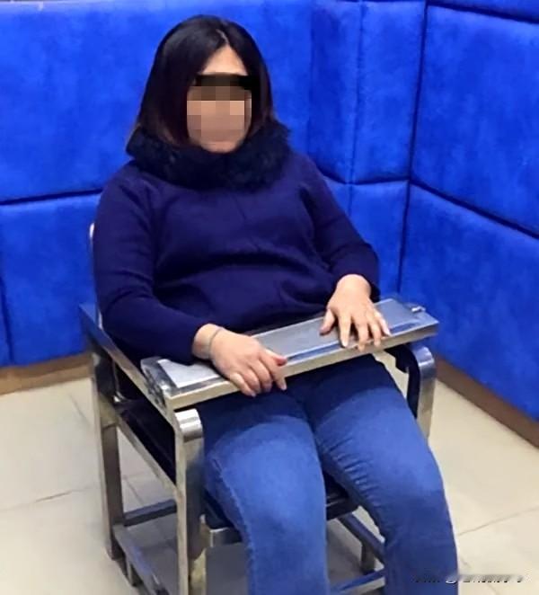 谱！女子靠假人设狂骗 1300 万被抓，虚构的 “完美” 终究是陷阱
用虚假人设