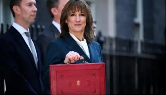 美国最铁的小弟，居然敢当着所有人的面打美国的脸，就在4月14号那天，英国的财政大