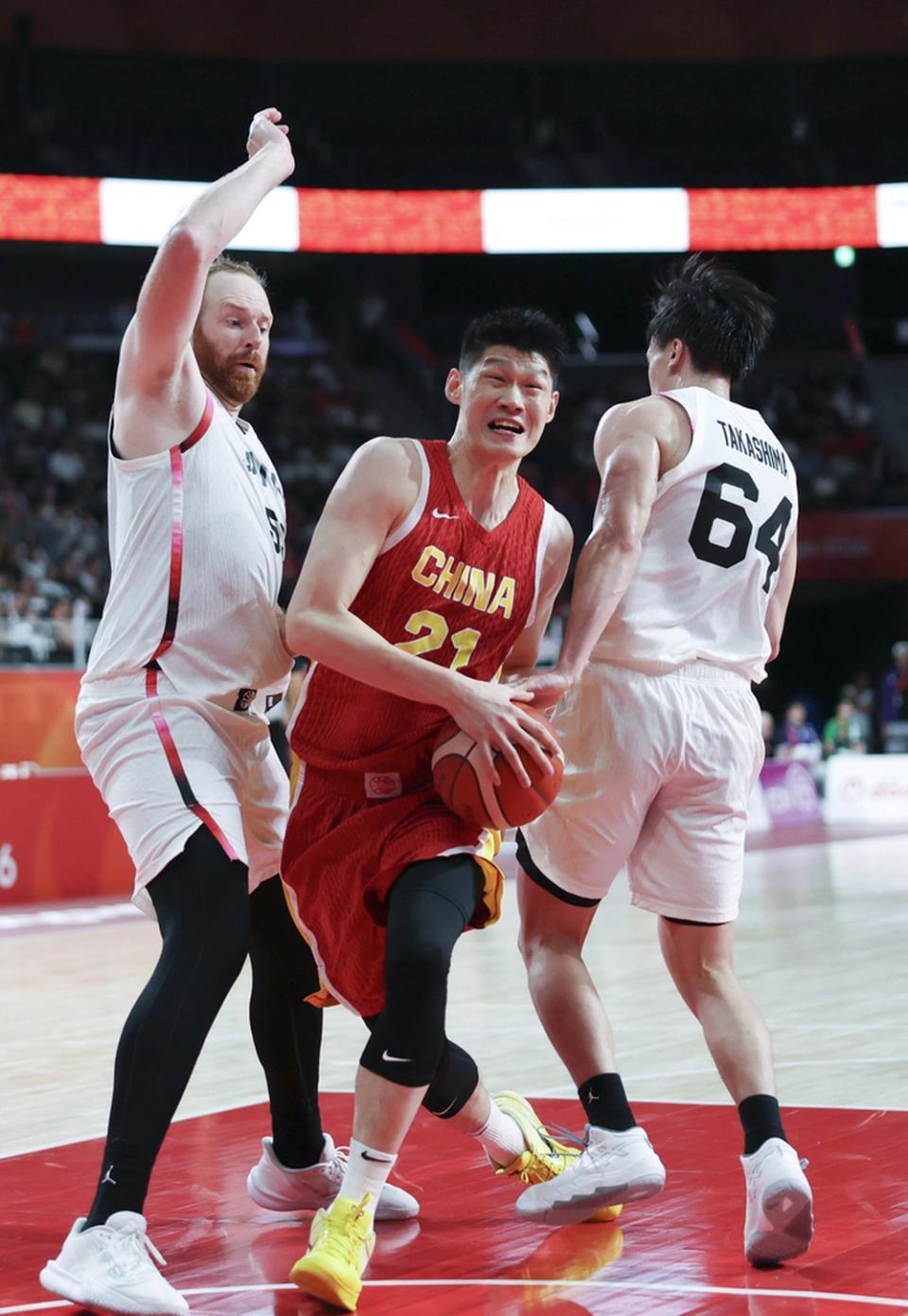 [绿帽子]首节15比28。半场30比49。三节52比83。终场78比97。中国男