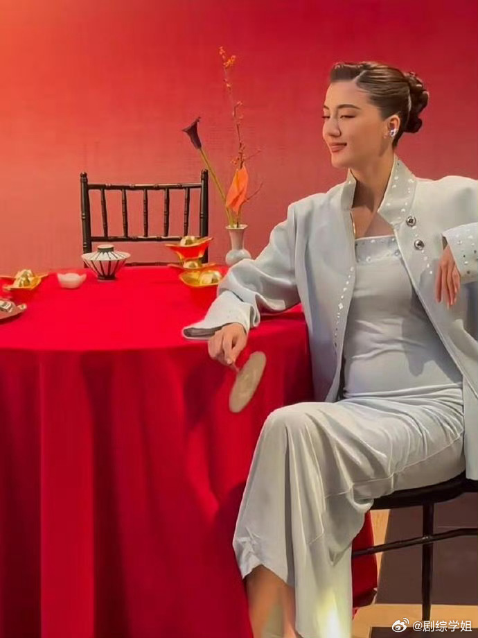 疑似吴千语怀孕 两人是今年八月份在意大利举行了婚礼，婚礼过后就去度蜜月，从时间上