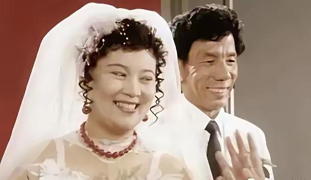 王铎：魏宗万结婚很晚，这是他结婚的时候。