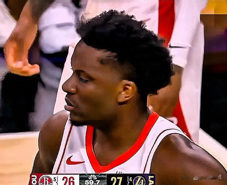 乌度卡别再固执了！卡佩拉4分钟0分-9，火箭想赢必须弃用他

火湖季后赛G2半场