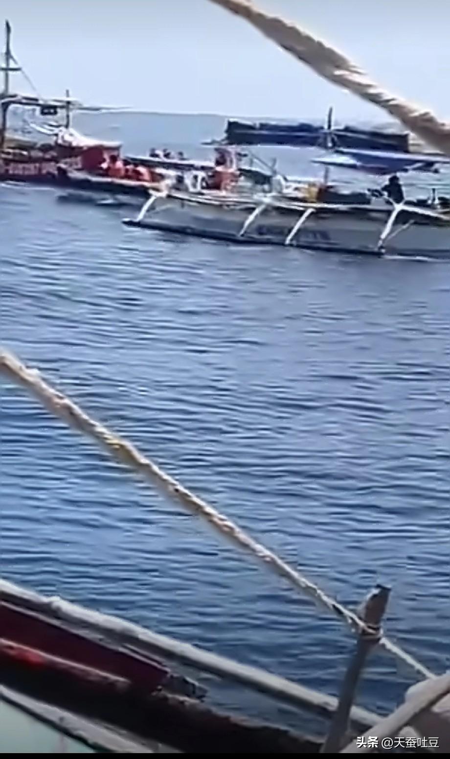 【海警】3月23日，中国海警在我黄岩岛海域发布限时离开通告，要求菲律宾靠近我黄岩