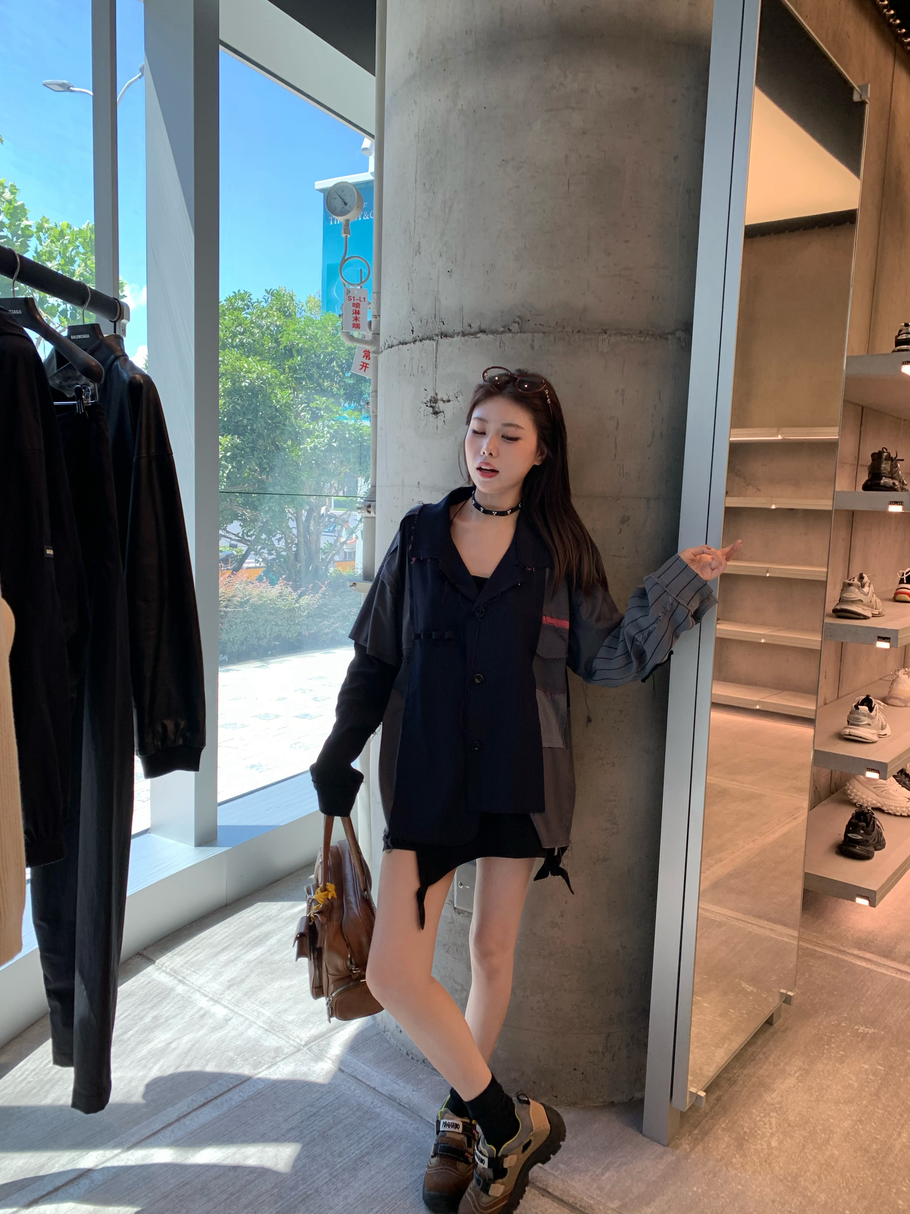 早🧼哦本期最特别的一件西装式衬衫 是我爱了很久的风格 希望你也懂它 不容易遇到