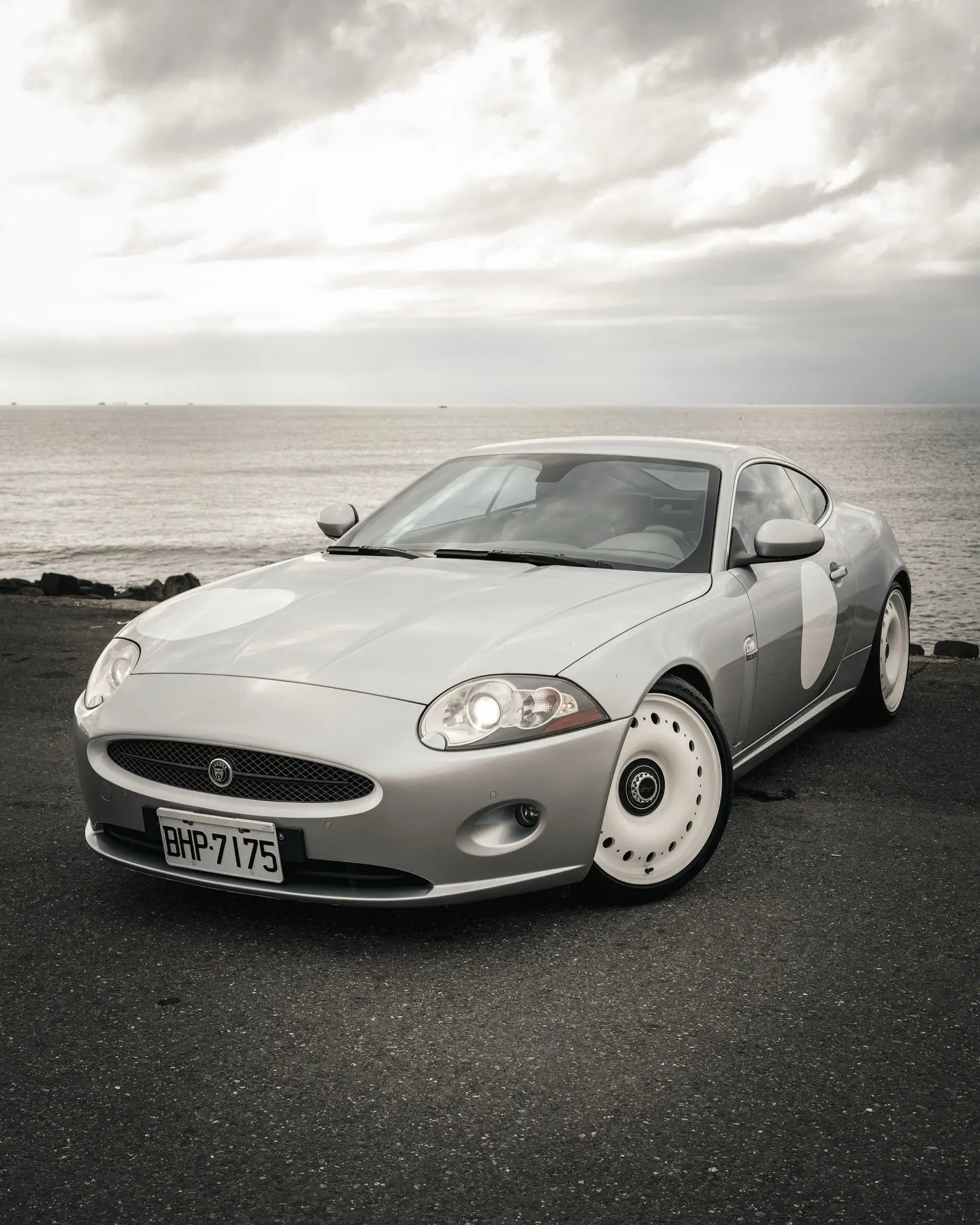 Jaguar XK。