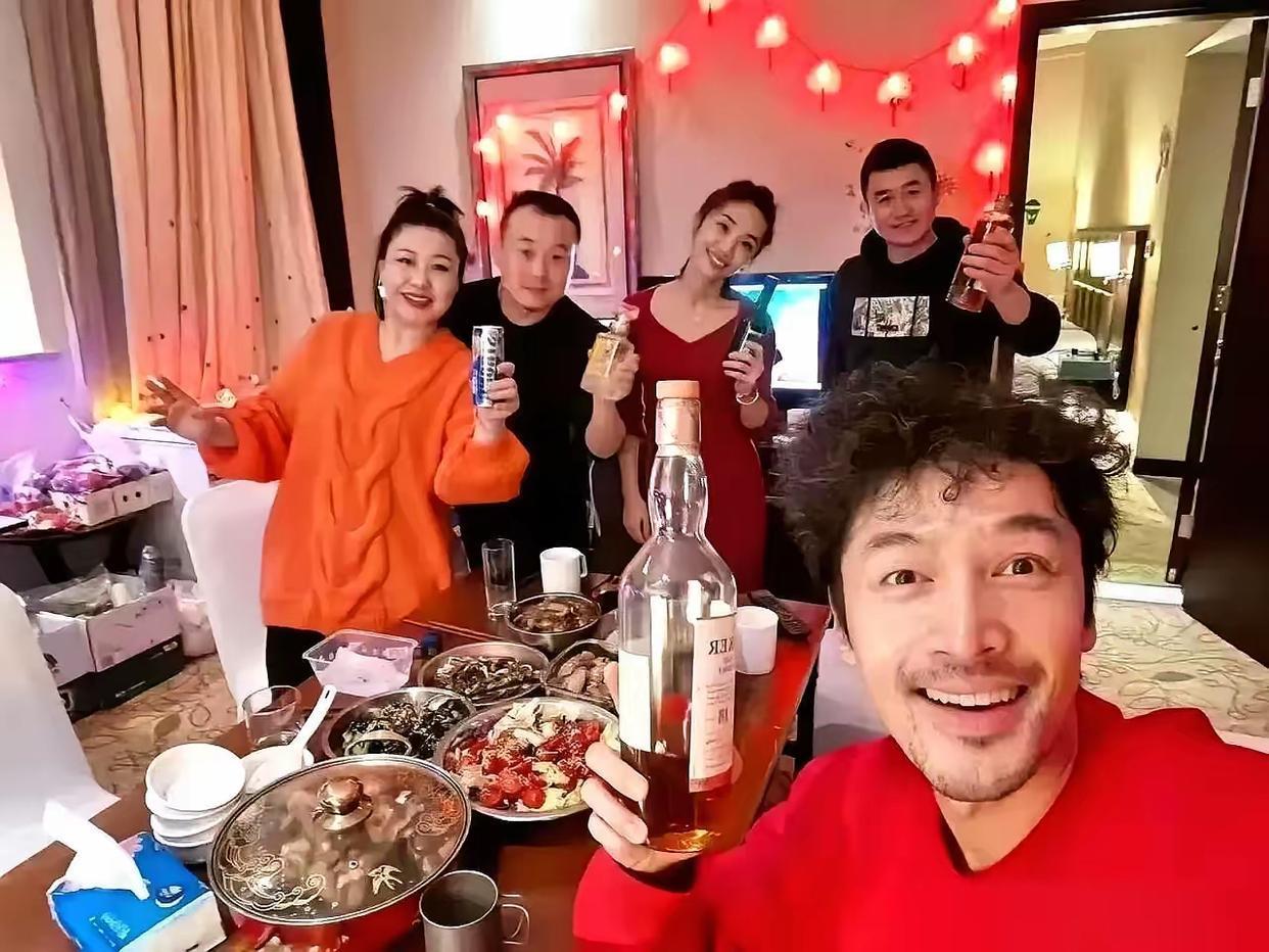 胡歌的妻子，越看越觉得有味道，挺经得起细看的。 ​​​