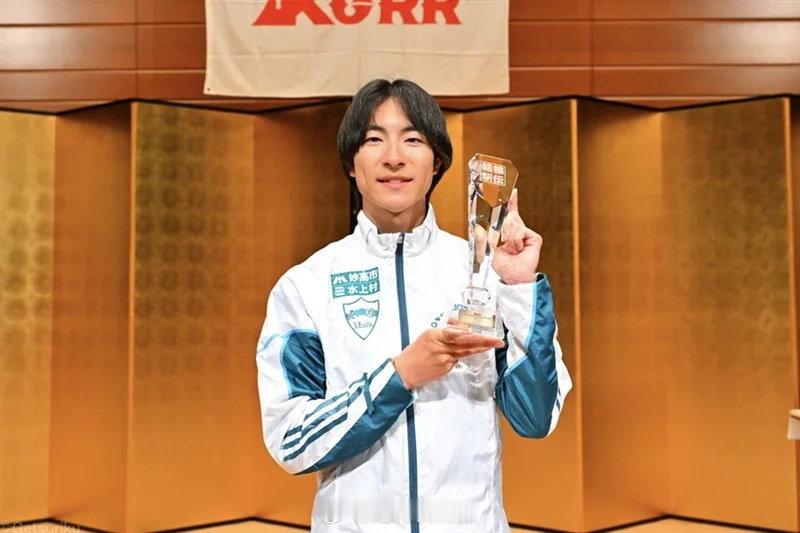 2025年第101回箱根驿传金栗四三杯和MVP同属6区跑出区间新的青山学院大学野