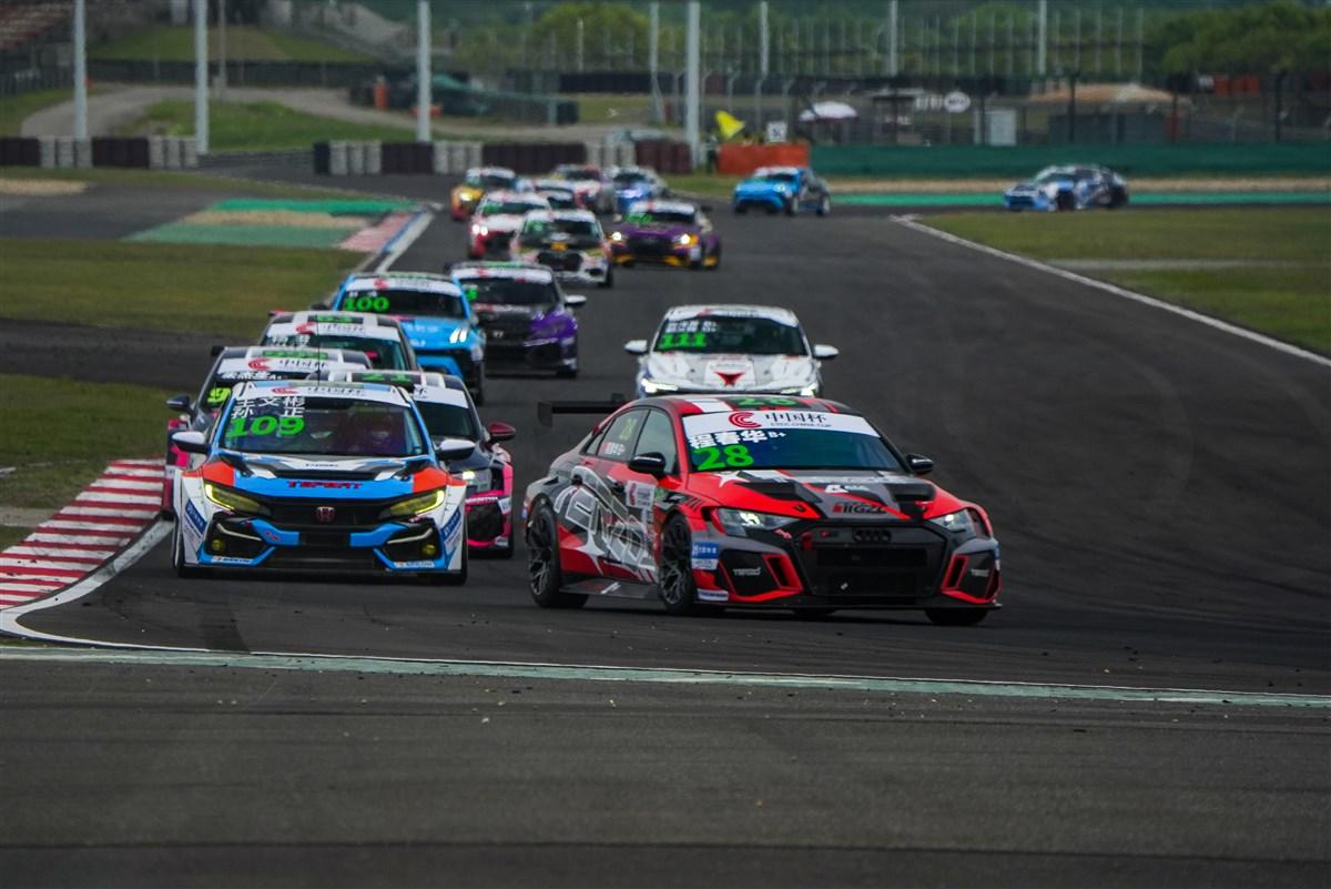 很多朋友每次看CTCC比赛，全程只看懂 “谁先冲线谁赢”，发车、黄旗、积分、组别