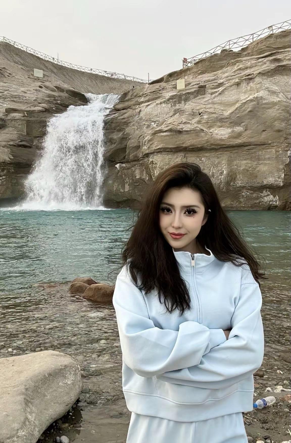 我无心博弈 只想安安稳稳的享受这份越来越少的青春瀑布