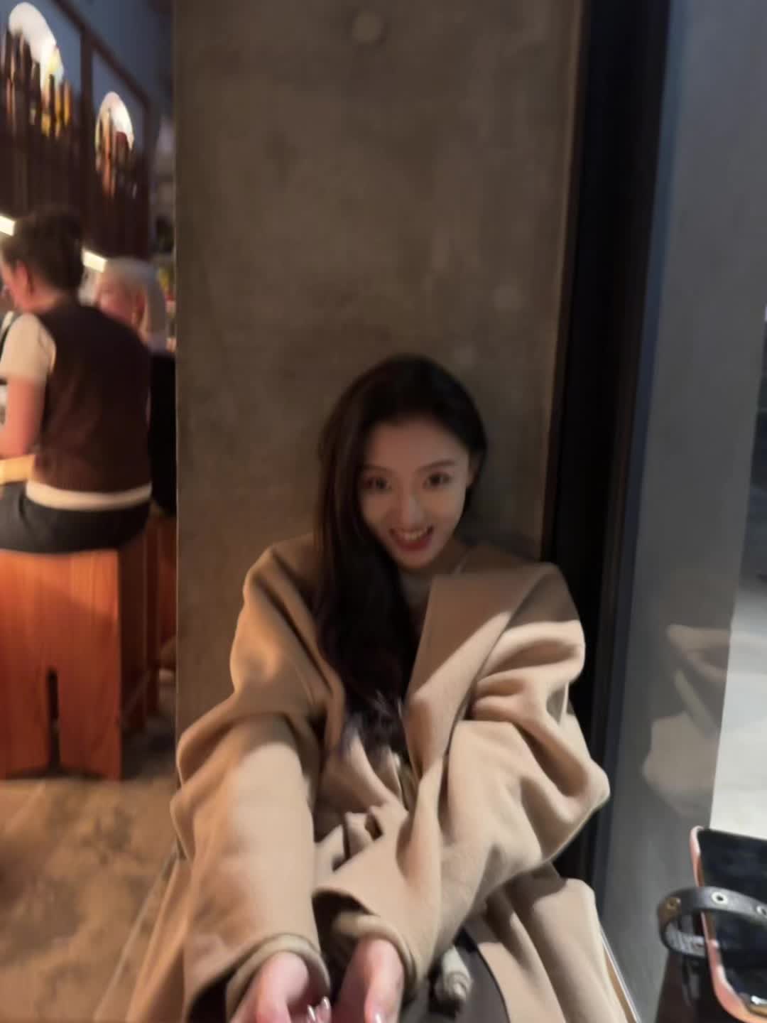 一组头疼且嘀哩咕噜的照片