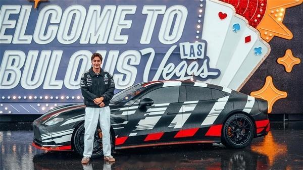 【AMG首款纯电GT曝光！F1车手乔治·拉塞尔试驾直呼“疯狂”】近日，AMG首款