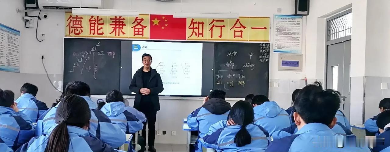 孩子学习钢琴对开发智力有好处吗孩子学习钢琴对开发智力有好处。弹奏钢琴时，孩子需要