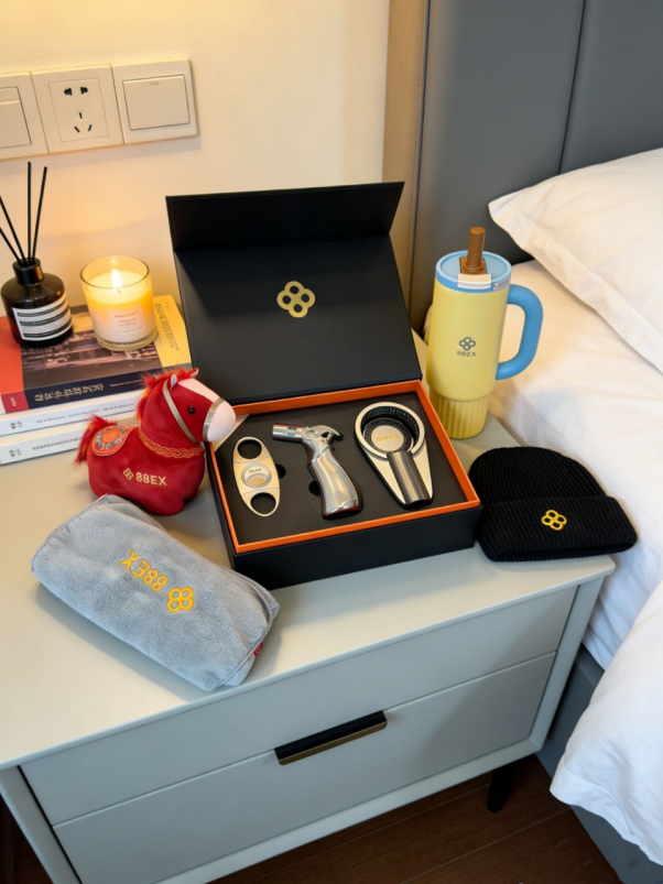 智能工具助你优化资产组合。 随时随地，自由不受限。 