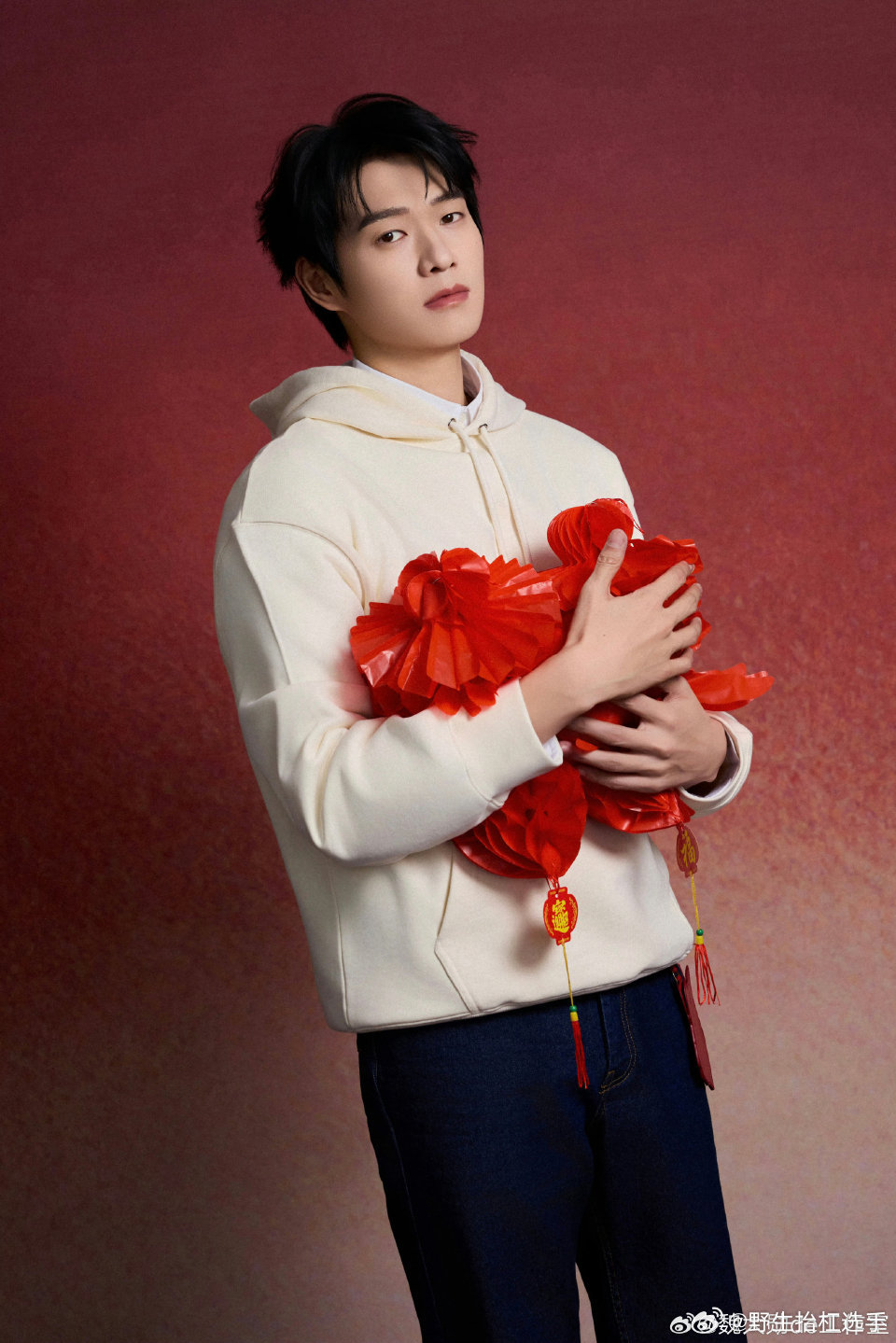 终于轮到我来指点魏大勋的年夜饭了周五晚高疯美食投票，那不得来点好吃又有特色的，快