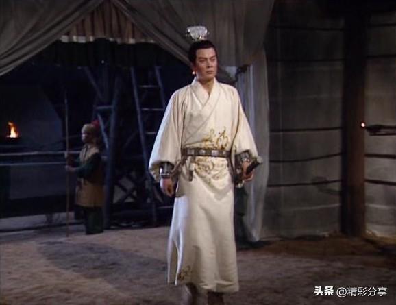 别被三国演义骗了，历史上周瑜才是三国时代最完美男人。
       真实周瑜就是