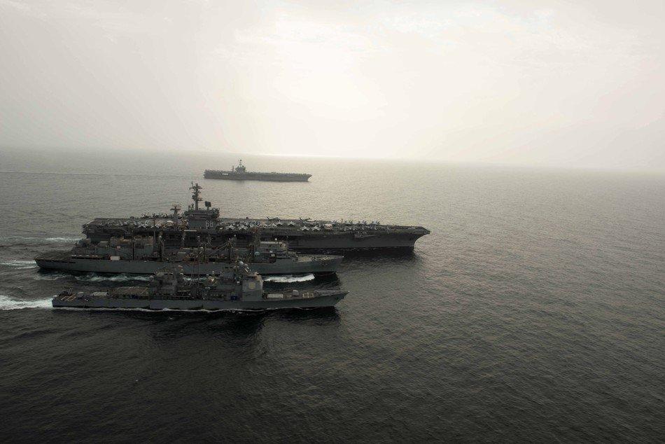 伊朗要跟美国“摊牌”了？今天谈判桌上放着刀，3万美军已围家！出门的老乡赶紧撤！