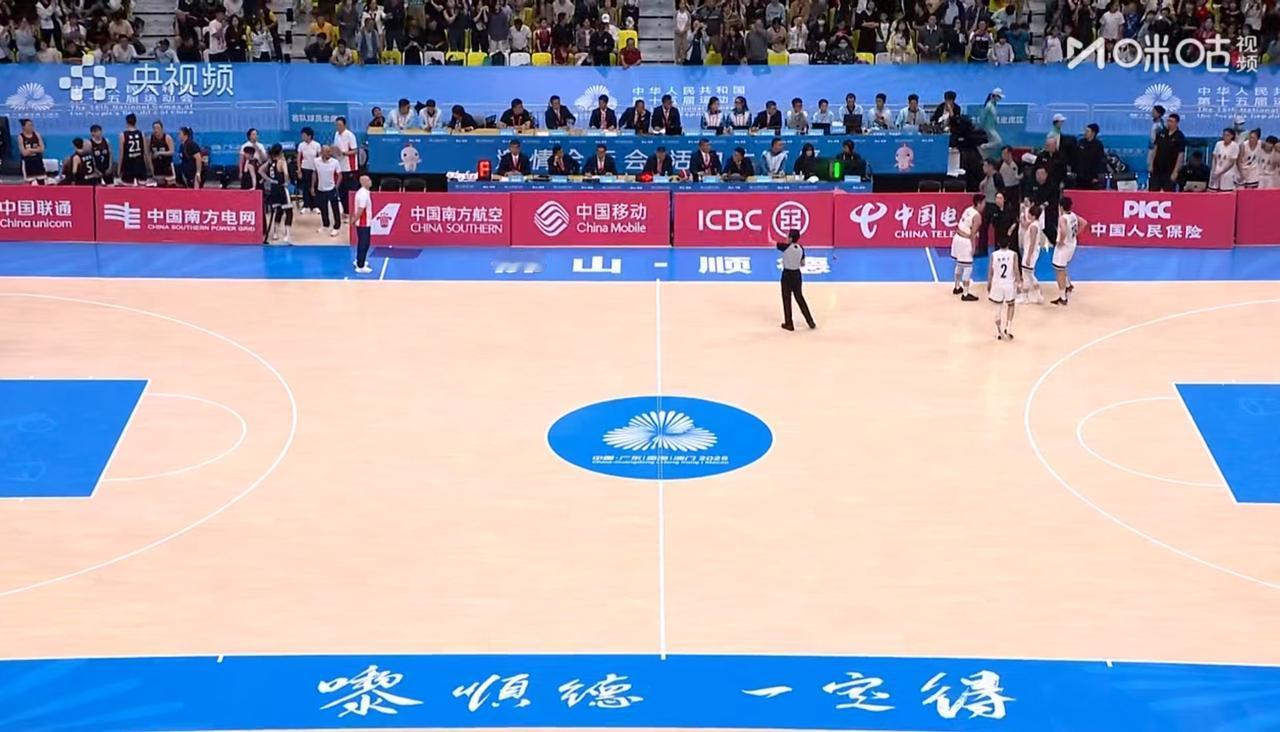 全运会女篮决赛，
广东VS四川，广东赢下了决赛，
陈明伶在防守上居然能压制韩旭，