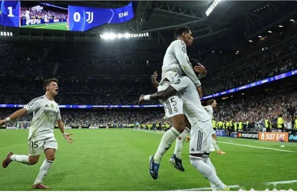 皇马能零封，全靠门将和俩中卫燃尽了，俩边卫给磕一个吧，按这种踢法，后卫全得倒，阿