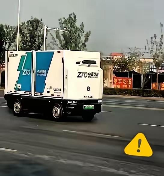 听完清华老教授一席话，我才后知后觉，原来人家砸几百亿搞无人车、无人配送，根本不是