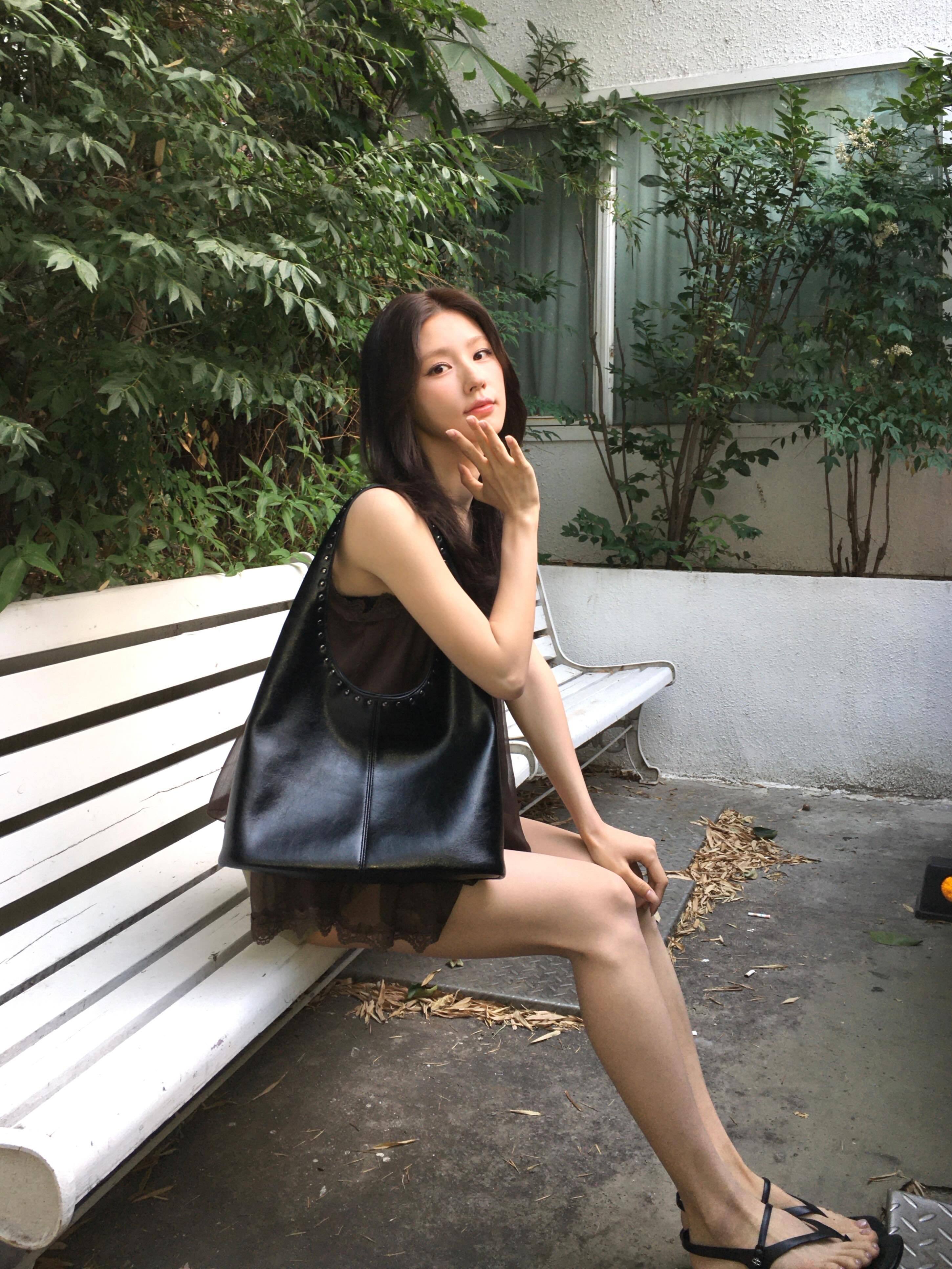 赵美延 INS更新🖤🍃 