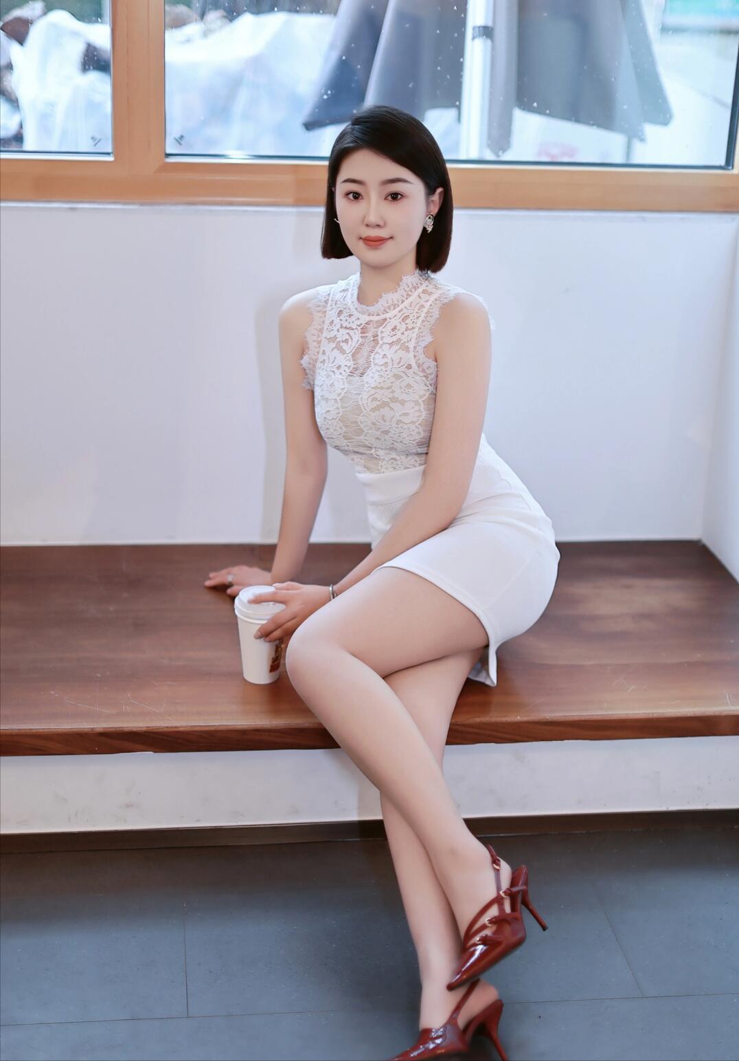 有些时候，评价一个女人，白，最重要的资本

