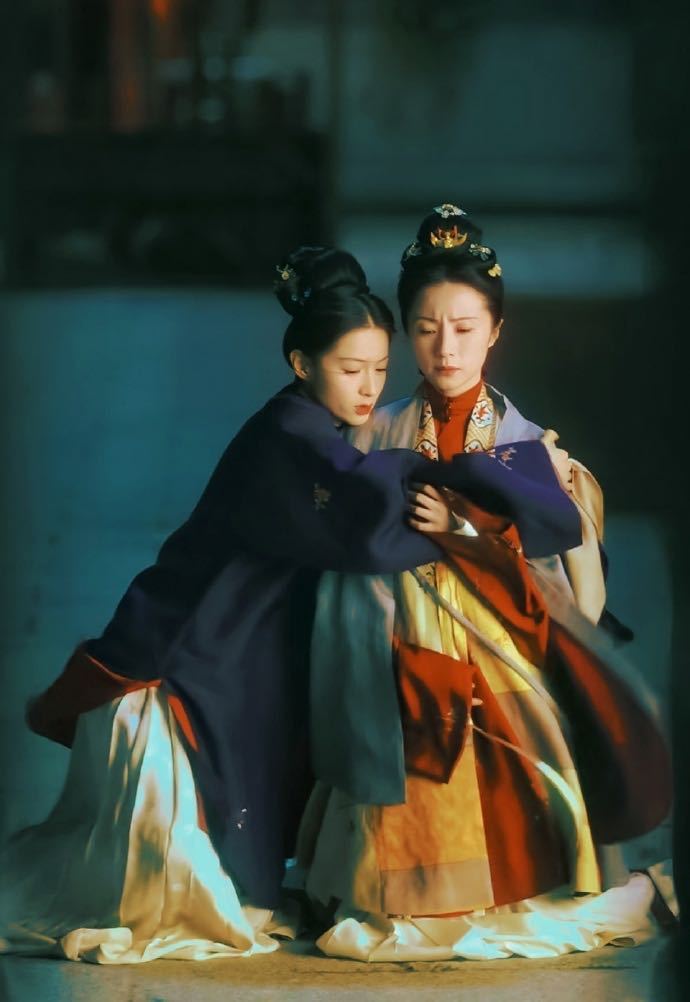 李嘉鑫你根本没有喝中药  李嘉鑫在新剧《怎敌她千娇百媚》饰演的高冷贵女真的会让人