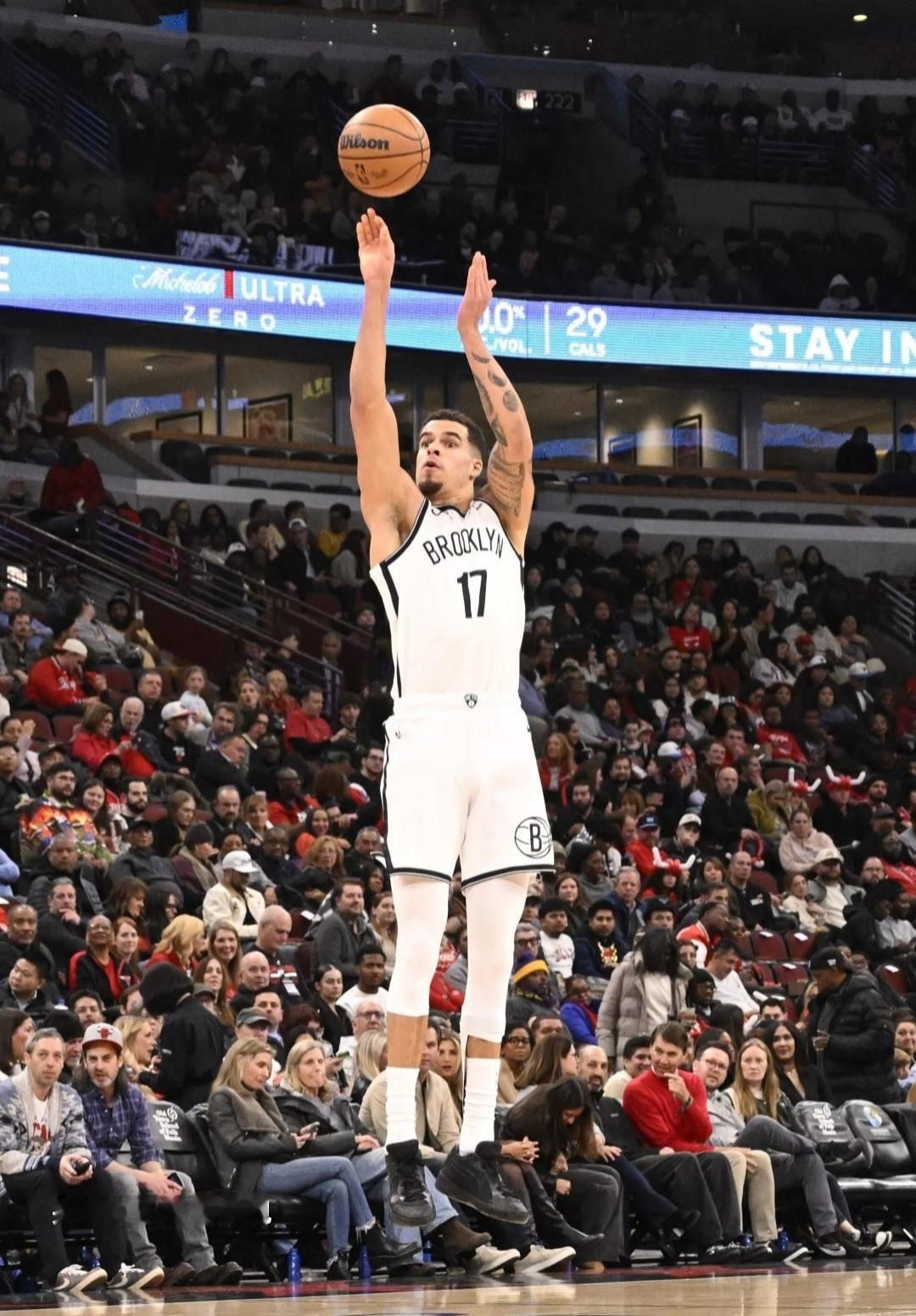 得分榜前十五里，小迈克尔·波特是独一无二的“纯射手”。其他球员场均至少有6.3次