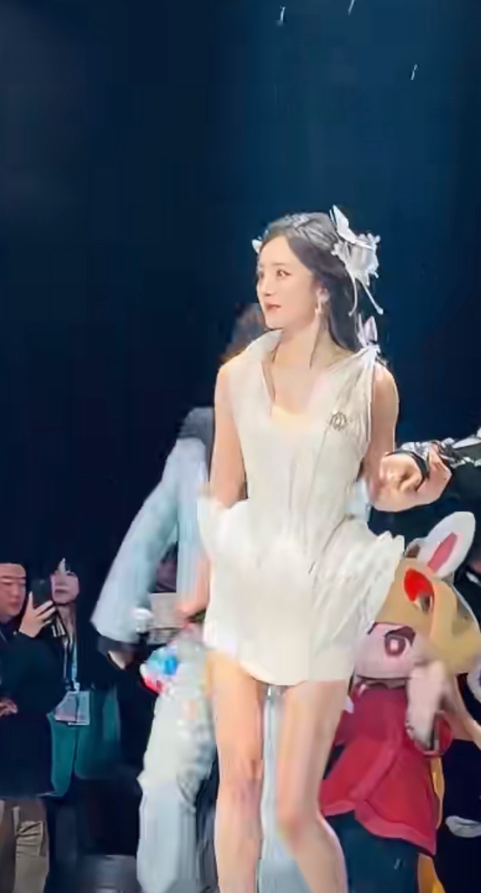 杨幂王者荣耀活动直拍杨幂王者荣耀直拍杨幂王者荣耀直拍，美美，[心][心] ​​​