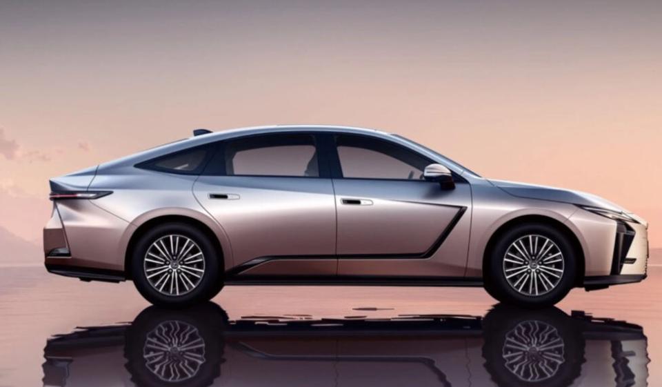 雷克萨斯全新ES开启预售，据说过些日子还会有纯电版上市。但它的纯电版，前景并不被