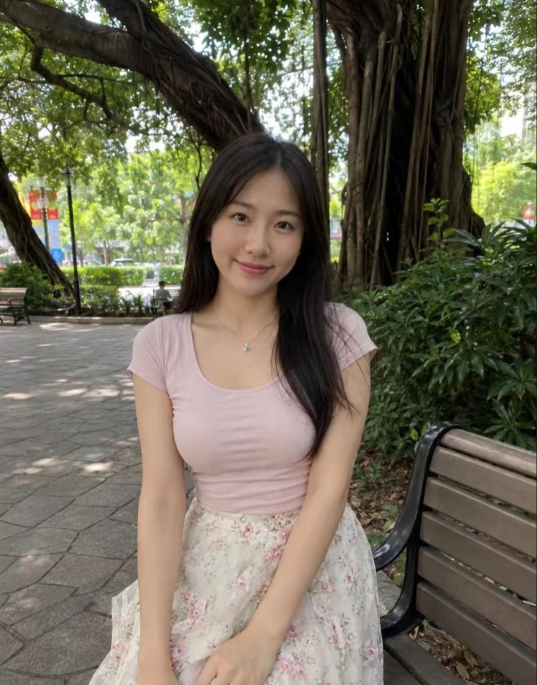 标题：有点微胖的女生，你会喜欢吗？性格温柔可爱才是宝藏
 
很多人择偶第一眼只盯