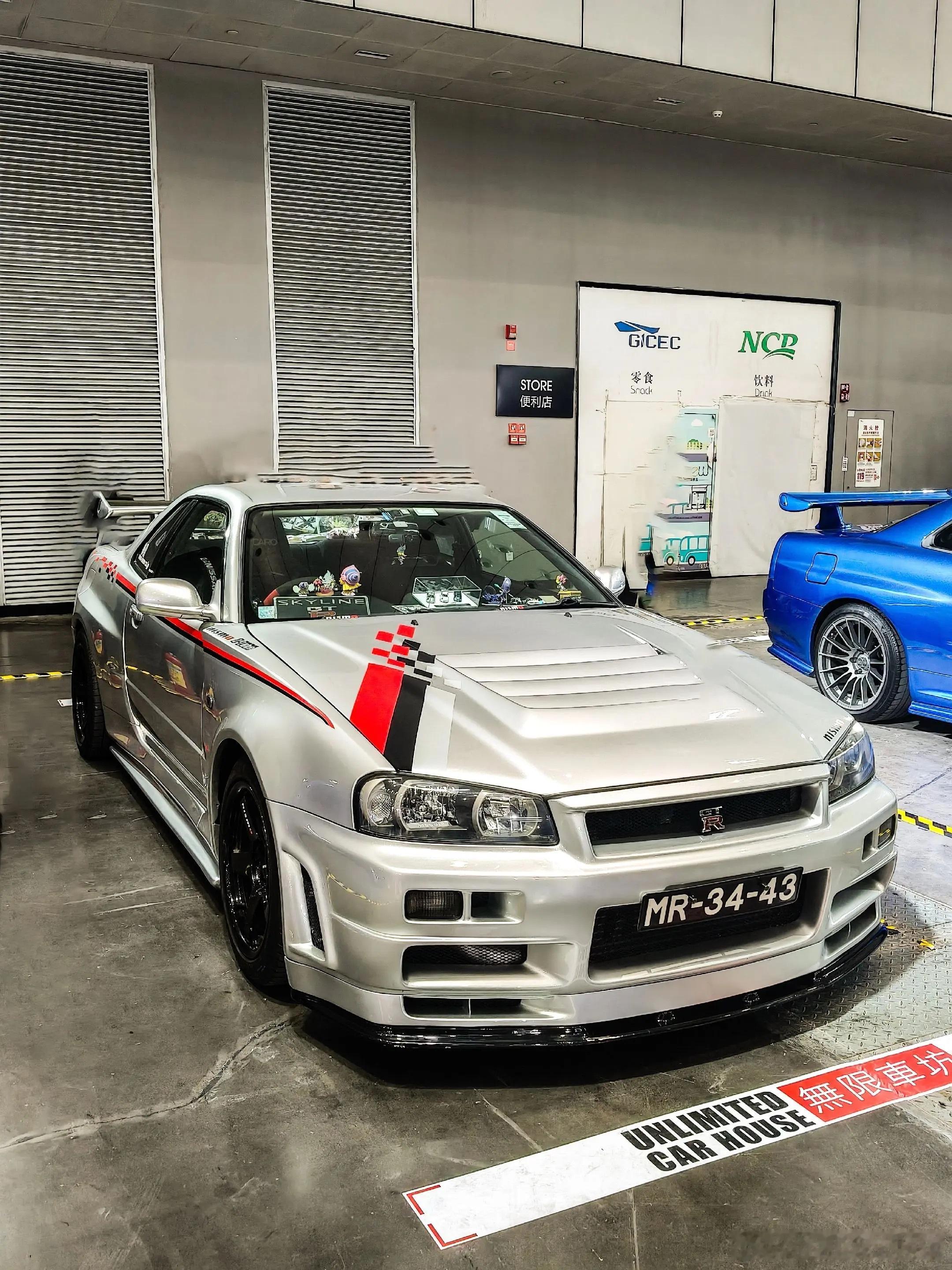 胖哥汽车频道[超话] 男生永远无法拒绝的车。日产GTR R34 ​​​
