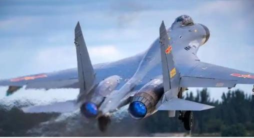 这两架被中国歼-15雷达照射的日本F-15战斗机驾驶员，在返回本国基地后，会是什