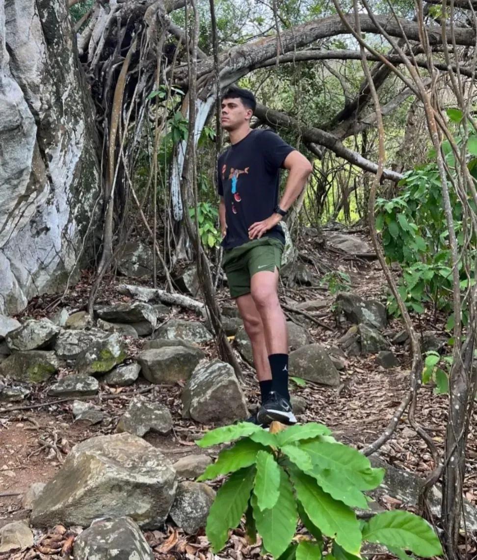 又旅游去了！山东泰山外援帕托假期里玩得很嗨。
回到巴西度假的山东泰山队外援帕托，