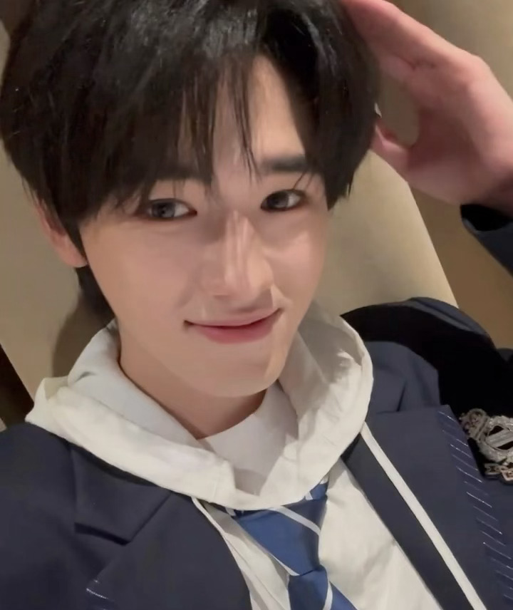 萌神降临宋亚轩饭撒自拍宋亚轩小狗耳朵自拍