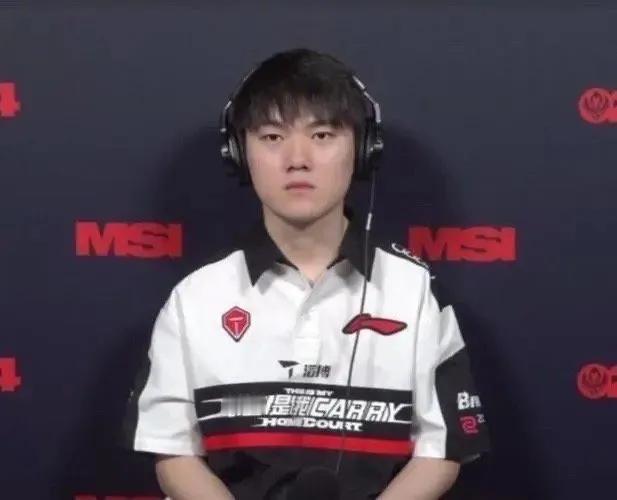 Jackeylove其实心态很差，所谓“大心脏”，现在看来，只不过是一种营销手段