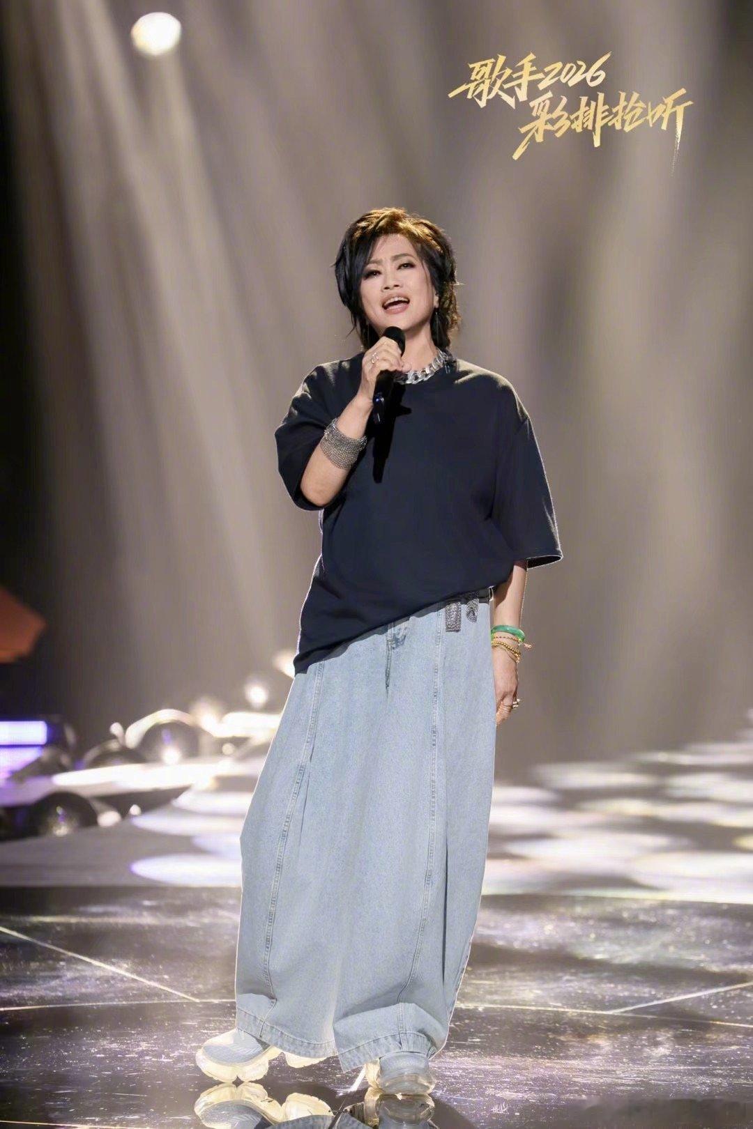 歌手2026彩排直击歌手2026 聚焦彩排现场，歌手们精益求精，从唱腔到走位逐一