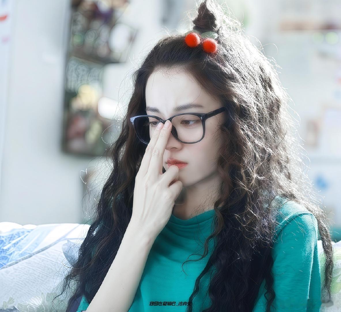 迪丽热巴李慧珍的形象真的很写实 迪丽热巴演的非常生动自卑却始终善良的李慧珍的形象
