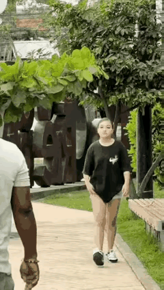 在关键时刻，手里有一把木仓，还是具有震慑作用的，而且持有这东西的人，明显感觉底气