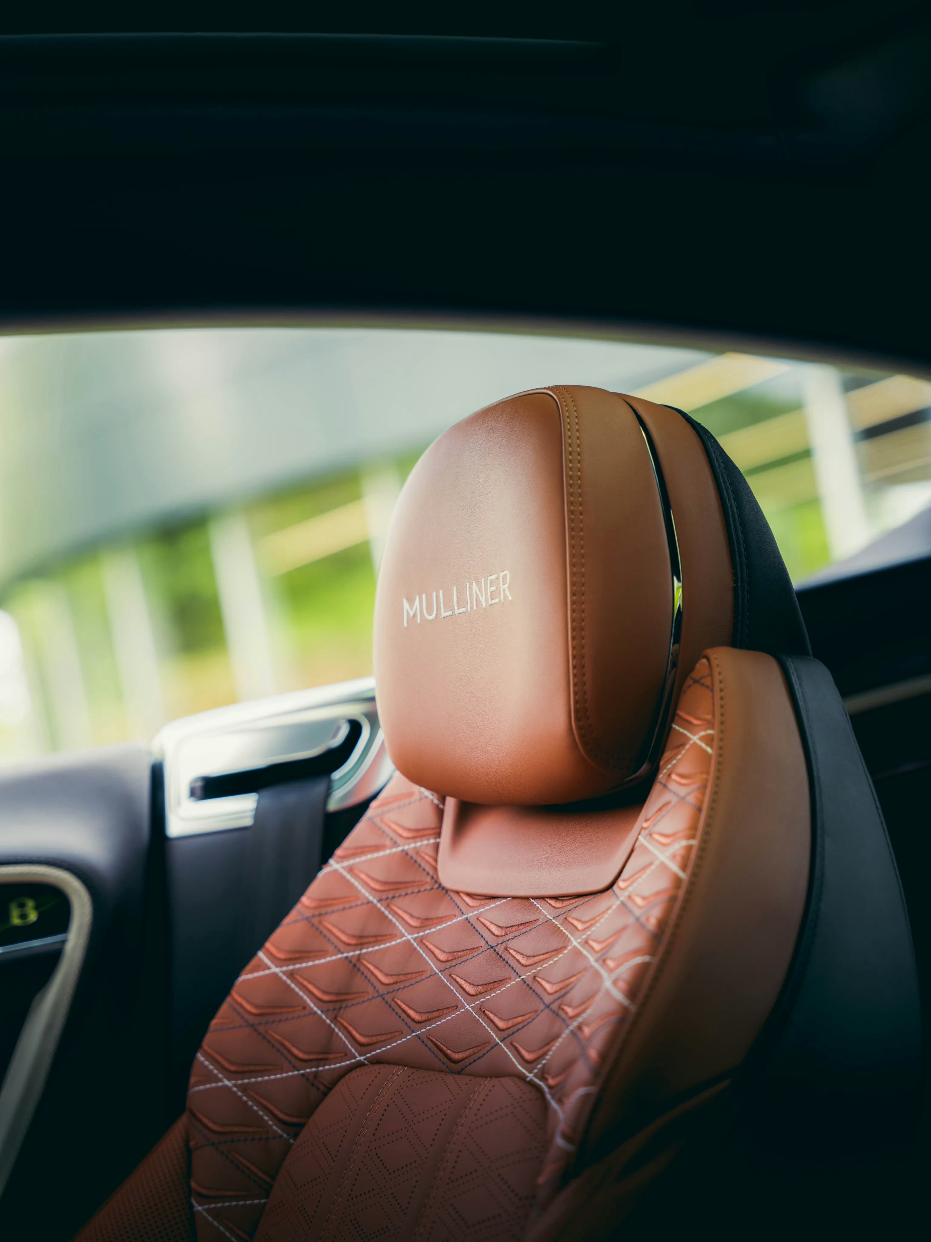 宾利 Continental GT V8 Hybrid Mulliner 